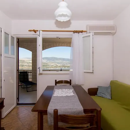 Holidays Apartments Slanada With Terrace And Sea View, Near The Beach & Town Trogir, Free Parking, Quiet Place On Peninsula Ciovo Exterior foto