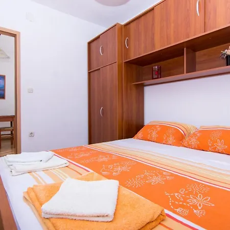 Holidays Apartments Slanada With Terrace And Sea View, Near The Beach & Town Trogir, Free Parking, Quiet Place On Peninsula Ciovo Exterior foto