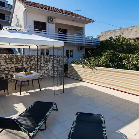 Holidays Apartments Slanada With Terrace And Sea View, Near The Beach & Town Trogir, Free Parking, Quiet Place On Peninsula Ciovo Exterior foto