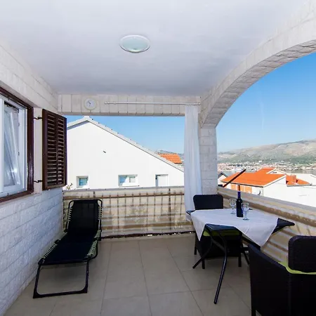 Holidays Apartments Slanada With Terrace And Sea View, Near The Beach & Town Trogir, Free Parking, Quiet Place On Peninsula Ciovo Exterior foto
