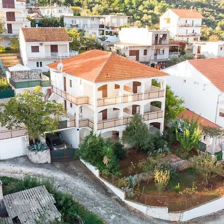 Holidays Apartments Slanada With Terrace And Sea View, Near The Beach & Town Trogir, Free Parking, Quiet Place On Peninsula Ciovo Exterior foto