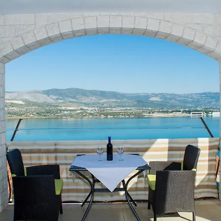 Holidays Apartments Slanada With Terrace And Sea View, Near The Beach & Town Trogir, Free Parking, Quiet Place On Peninsula Ciovo Exterior foto