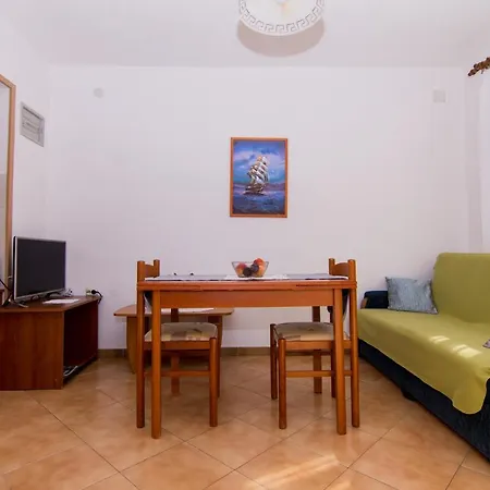 Holidays Apartments Slanada With Terrace And Sea View, Near The Beach & Town Trogir, Free Parking, Quiet Place On Peninsula Ciovo Exterior foto