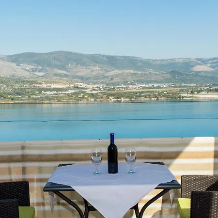 Holidays Apartments Slanada With Terrace And Sea View, Near The Beach & Town Trogir, Free Parking, Quiet Place On Peninsula Ciovo Exterior foto