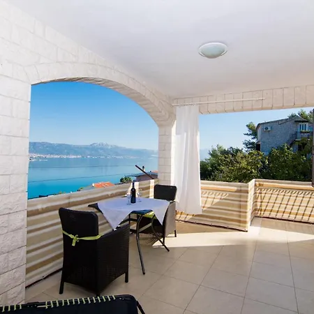 Holidays Apartments Slanada With Terrace And Sea View, Near The Beach & Town Trogir, Free Parking, Quiet Place On Peninsula Ciovo Exterior foto