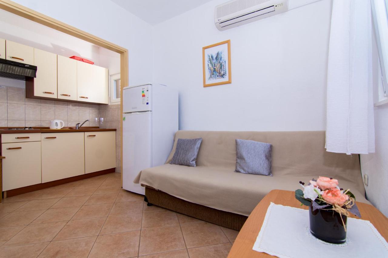 Holidays Slanada With Terrace And Sea View, Near The & Town Trogir, Free Parking, Quiet Place On Peninsula Ciovo * Trogir