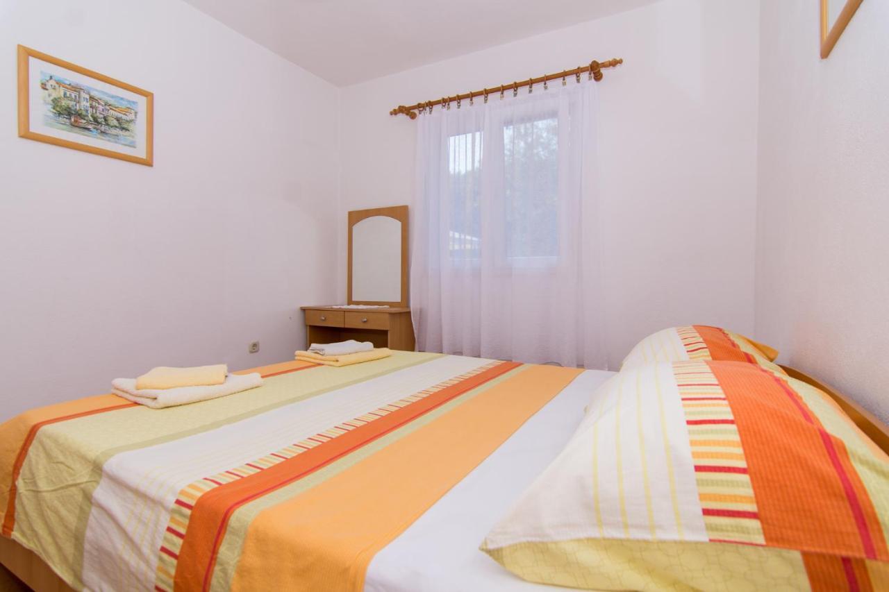 Apartment Holidays Slanada With Terrace And Sea View, Near The & Town Trogir, Free Parking, Quiet Place On Peninsula Ciovo Trogir
