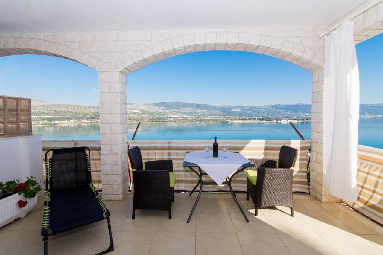 Apartment Holidays Slanada With Terrace And Sea View, Near The & Town Trogir, Free Parking, Quiet Place On Peninsula Ciovo *