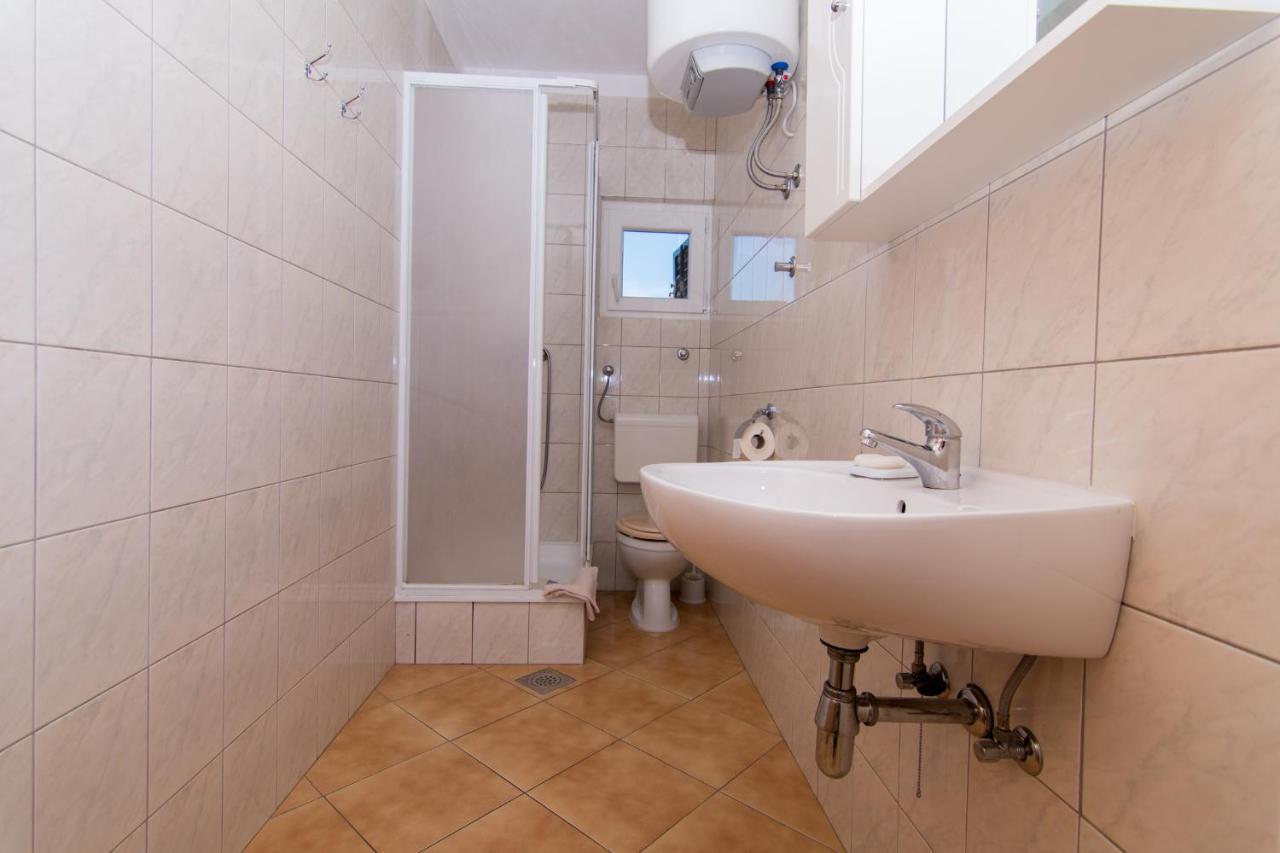 Holidays Slanada With Terrace And Sea View, Near The & Town Trogir, Free Parking, Quiet Place On Peninsula Ciovo * Trogir