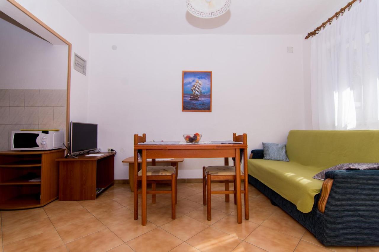 Holidays Slanada With Terrace And Sea View, Near The & Town Trogir, Free Parking, Quiet Place On Peninsula Ciovo Trogir