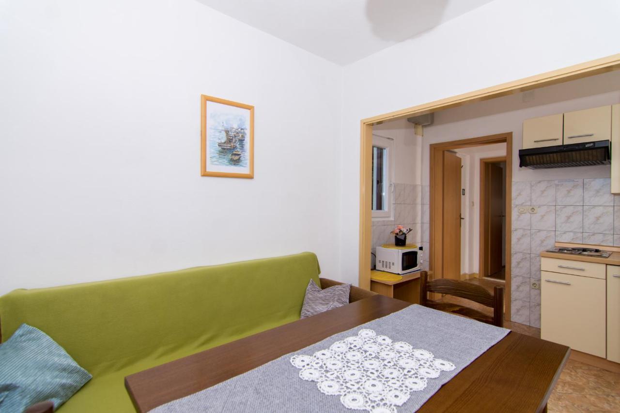 Lägenhet Holidays Slanada With Terrace And Sea View, Near The & Town Trogir, Free Parking, Quiet Place On Peninsula Ciovo