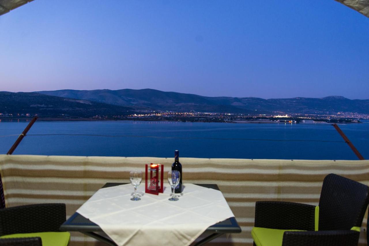 Holidays Slanada With Terrace And Sea View, Near The & Town Trogir, Free Parking, Quiet Place On Peninsula Ciovo Lägenhet