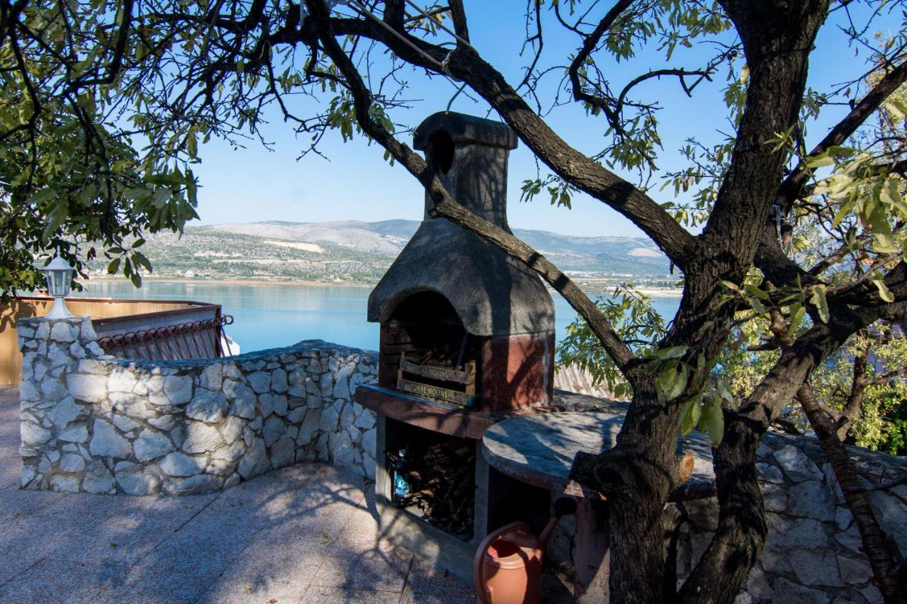 Lägenhet Holidays Slanada With Terrace And Sea View, Near The & Town Trogir, Free Parking, Quiet Place On Peninsula Ciovo Trogir