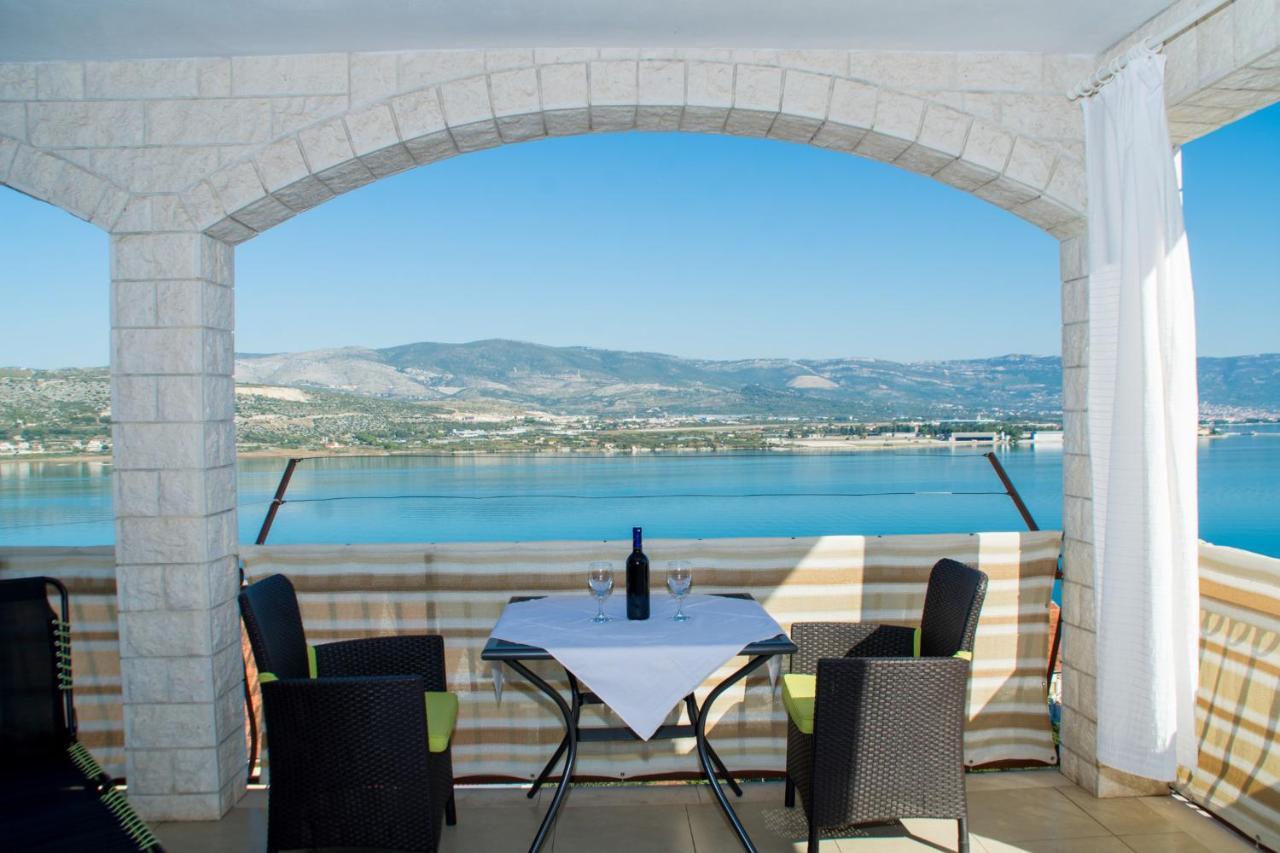 Lägenhet Holidays Slanada With Terrace And Sea View, Near The & Town Trogir, Free Parking, Quiet Place On Peninsula Ciovo
