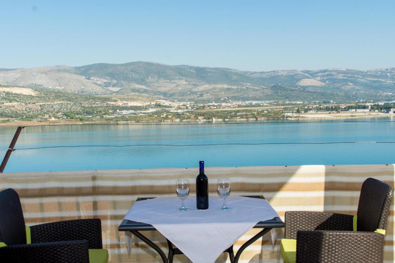 Holidays Slanada With Terrace And Sea View, Near The & Town Trogir, Free Parking, Quiet Place On Peninsula Ciovo Lägenhet Trogir